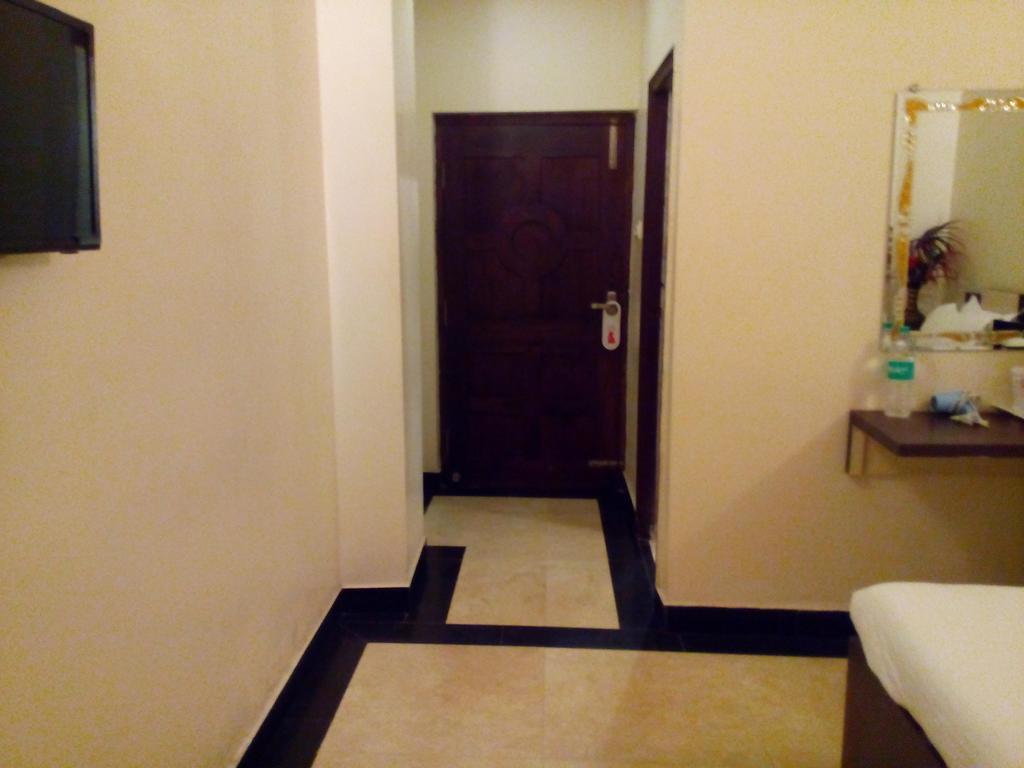 Hotel Divine Destination Varanasi Esterno foto