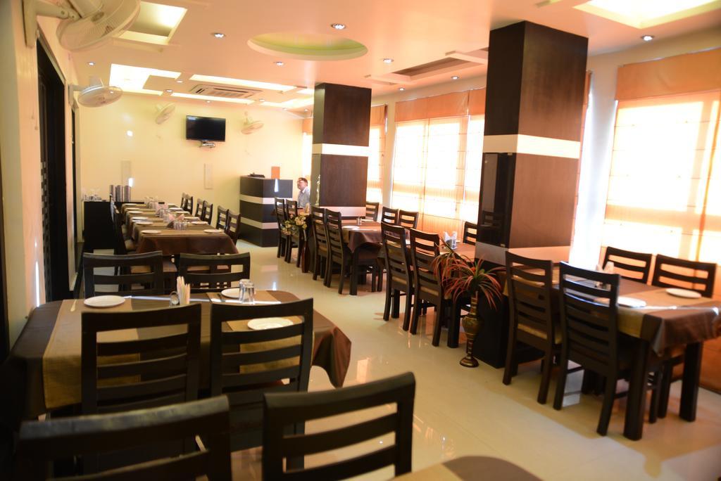 Hotel Divine Destination Varanasi Esterno foto