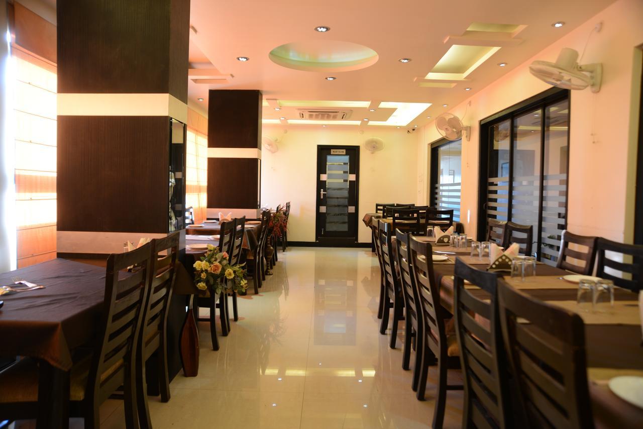 Hotel Divine Destination Varanasi Esterno foto