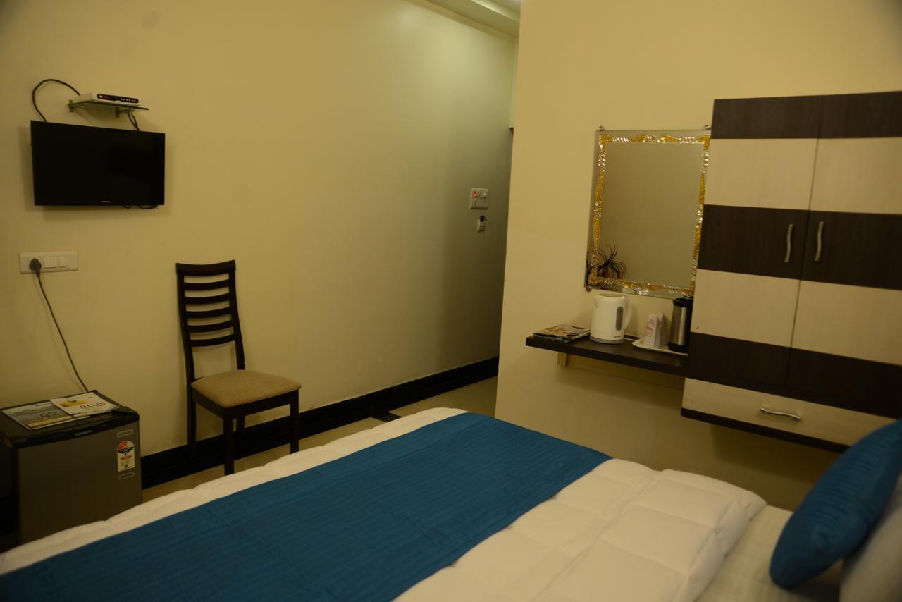 Hotel Divine Destination Varanasi Esterno foto