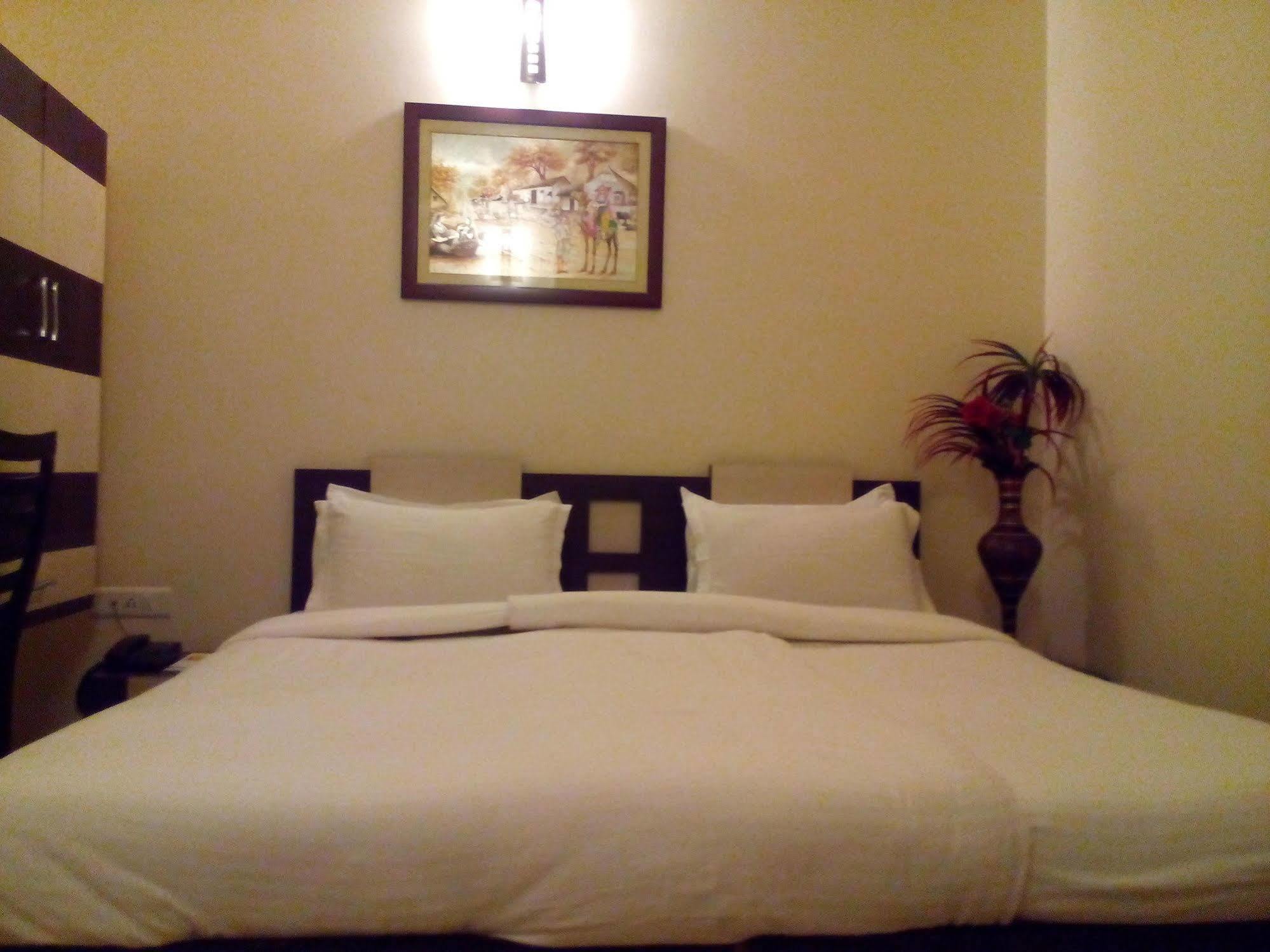 Hotel Divine Destination Varanasi Esterno foto