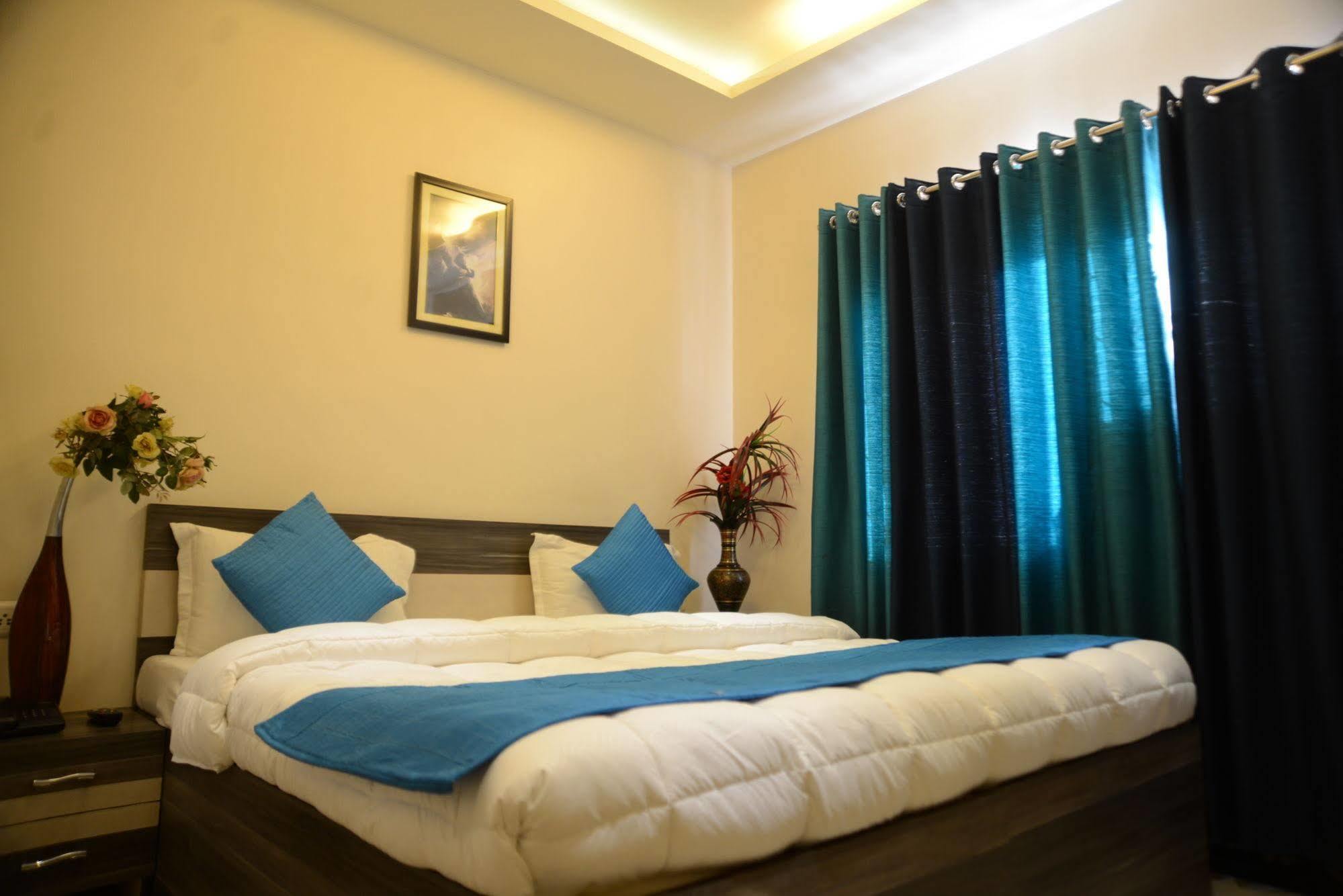 Hotel Divine Destination Varanasi Esterno foto